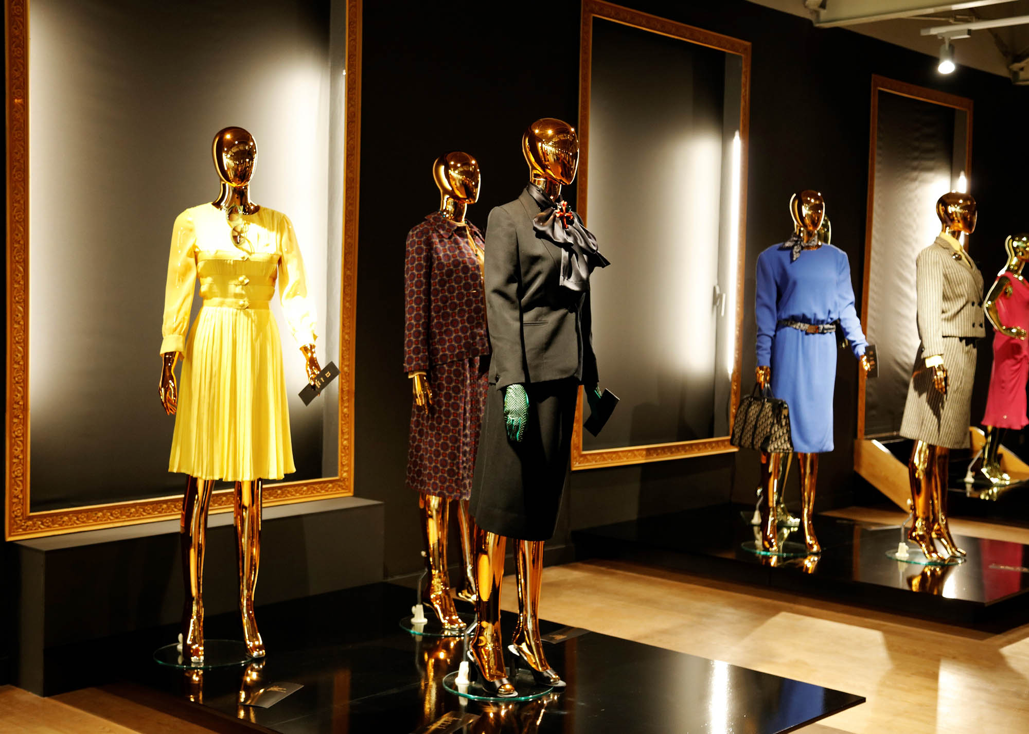 Łódź: Wystawa Christian Dior i ikony paryskiej mody z kolekcji Adama Leja